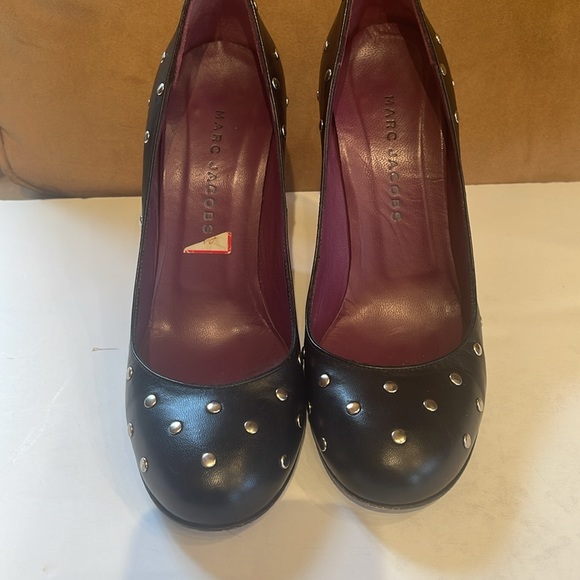 Marc Jacobs vintage round toe studded war bride pumps hardly worn 7.5 - Picture 2 of 7
